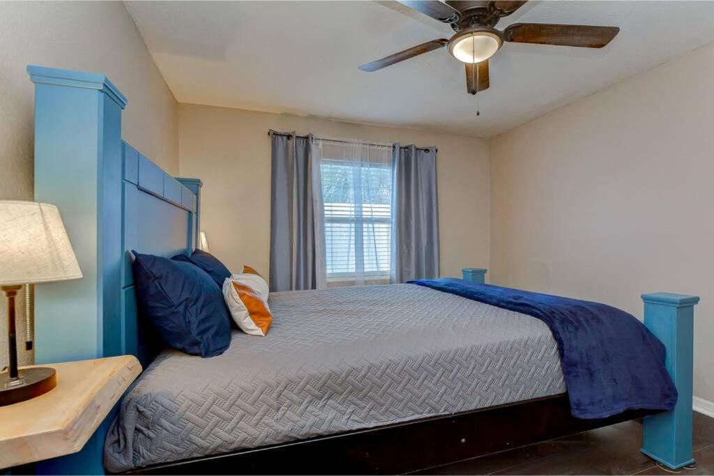 Driftwood Castle Urban Oasis With Firepit Near Convention Center And Amalie Arena, Room For 6 Tampa Exterior photo