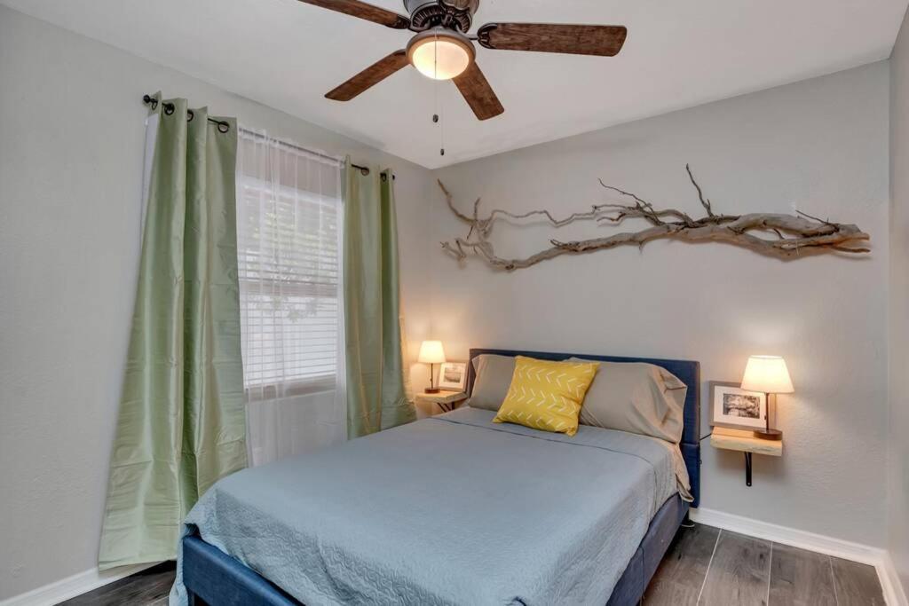 Driftwood Castle Urban Oasis With Firepit Near Convention Center And Amalie Arena, Room For 6 Tampa Exterior photo